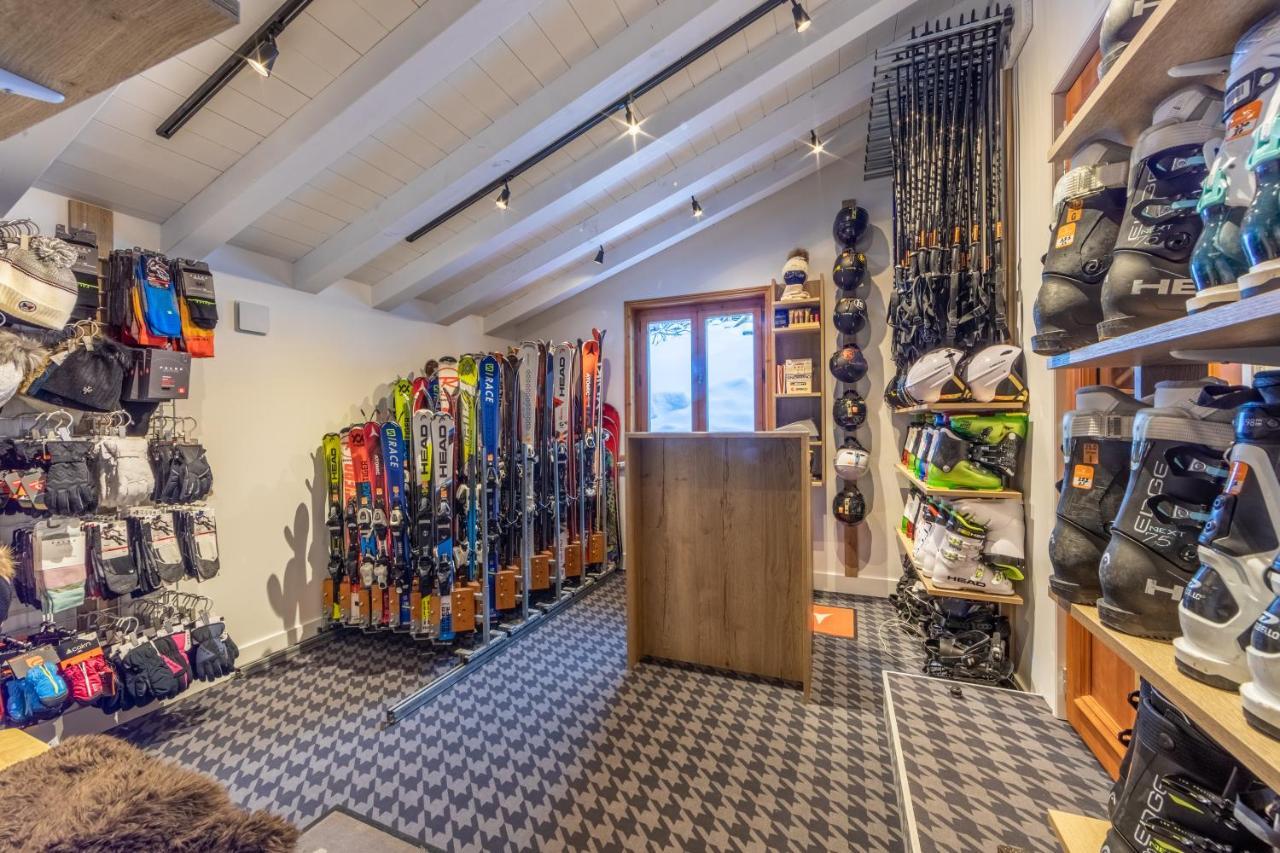Hotel Les Sherpas Courchevel Exterior photo