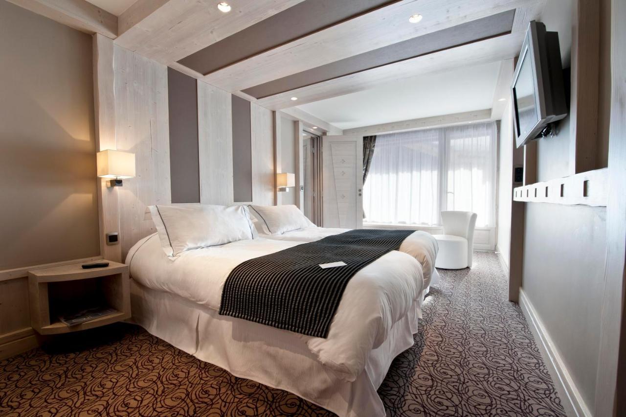 Hotel Les Sherpas Courchevel Exterior photo