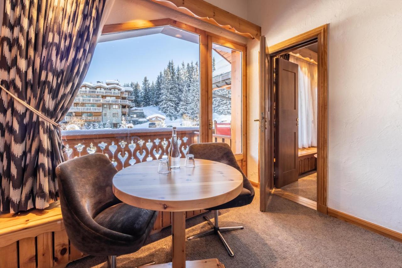 Hotel Les Sherpas Courchevel Exterior photo